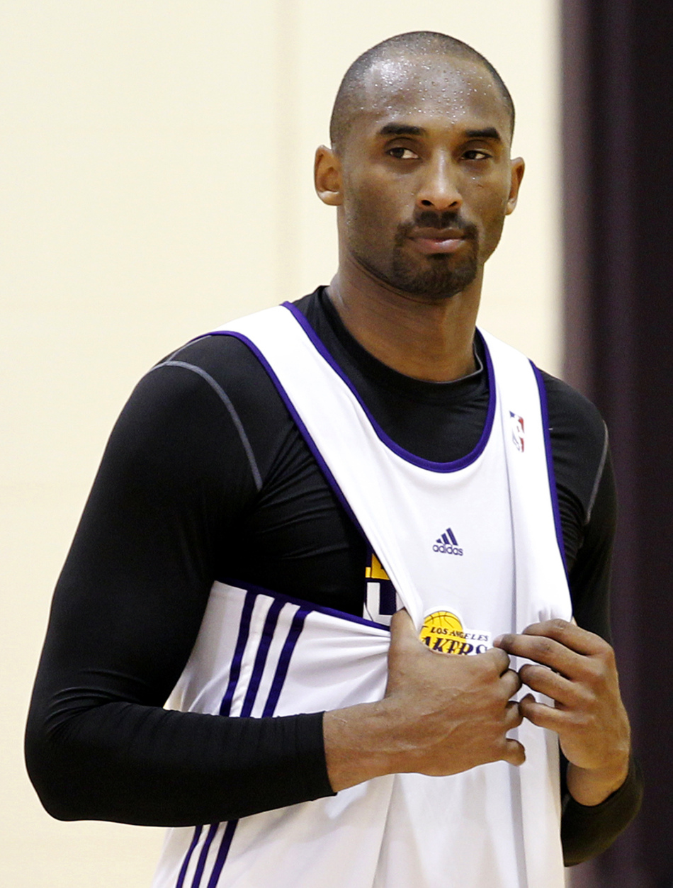 包含洛杉矶湖人训练开放日，冲刺阶段更衣室发声引欢呼，葡超在即，更衣室氛围转暖的词条-九游官方入口